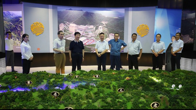 省人大常委會黨組書記、副主任王璽玉一行蒞臨金徽股份視察項(xiàng)目建設(shè)工作